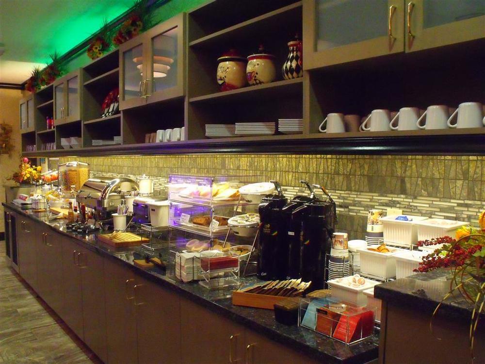 Best Western Plus Emerald Inn & Suites Garden City Restoran foto