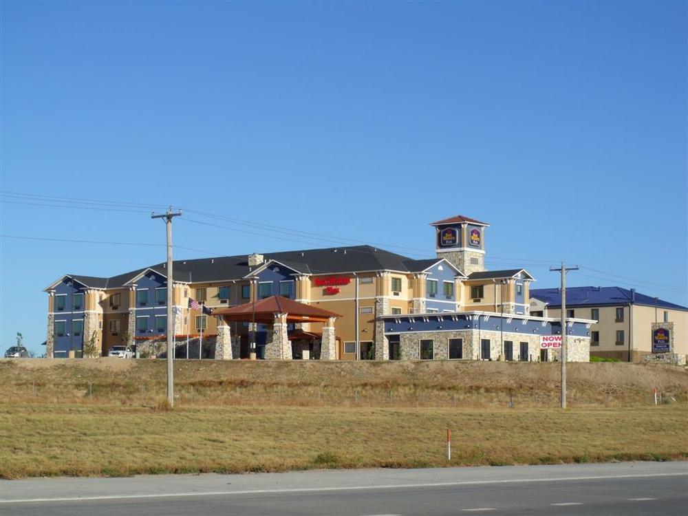 Best Western Plus Emerald Inn & Suites Garden City Bagian luar foto