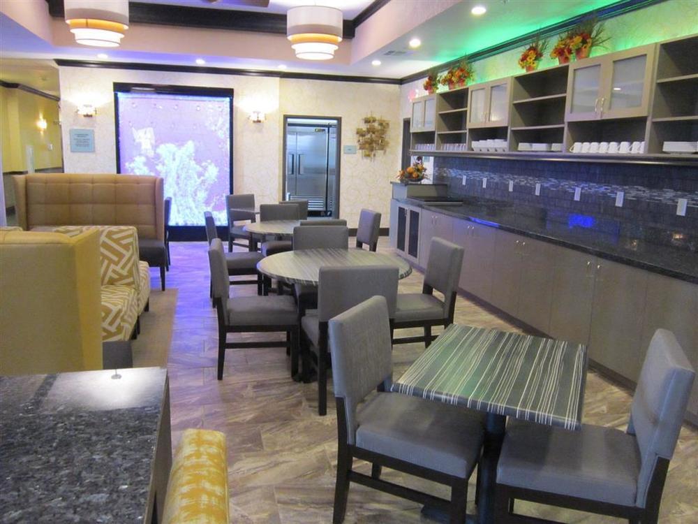Best Western Plus Emerald Inn & Suites Garden City Restoran foto